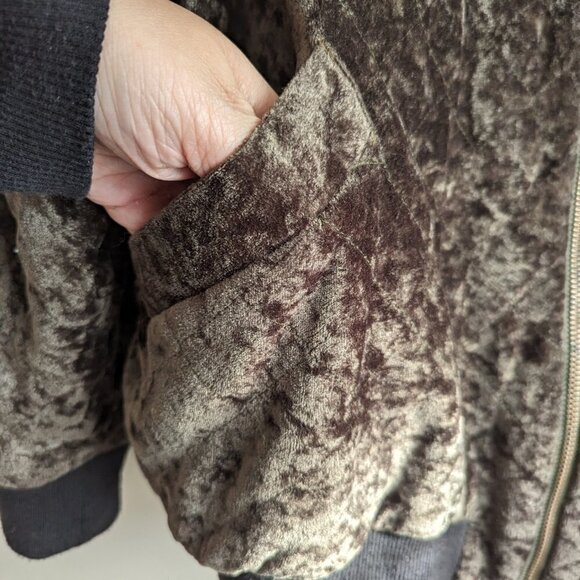 Vintage quilted velour bomber jacket - Picture 5 of 6